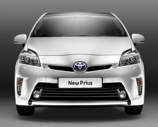 Фото Toyota Prius III Рестайлинг (XW30) Хэтчбек 5 дв.