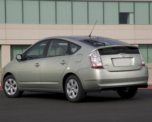 Фото Toyota Prius II Рестайлинг (XW20) Хэтчбек 5 дв.