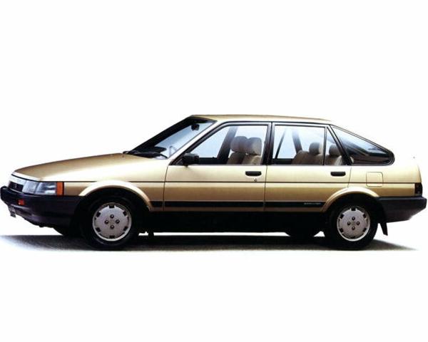 Фото Toyota Sprinter V (E80) Хэтчбек 5 дв.