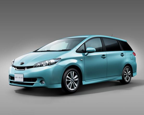 Фото Toyota Wish II Минивэн