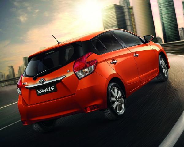 Фото Toyota Yaris XP150 Хэтчбек 5 дв.