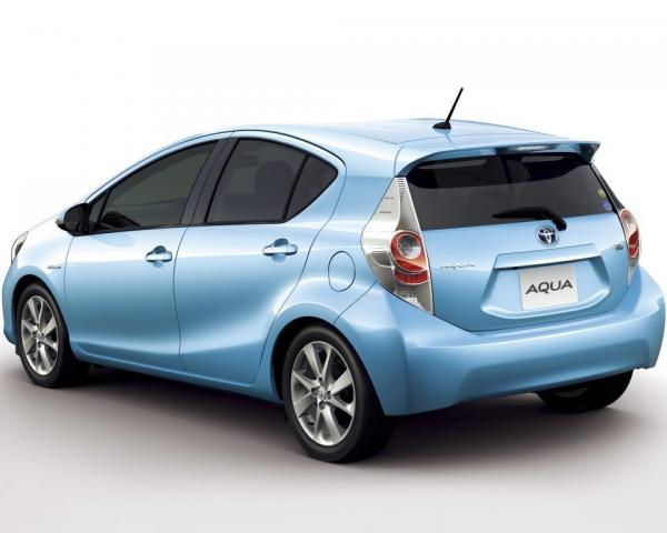 Фото Toyota Aqua I Хэтчбек 5 дв.