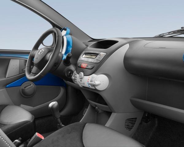 Фото Toyota Aygo I Рестайлинг Хэтчбек 5 дв.