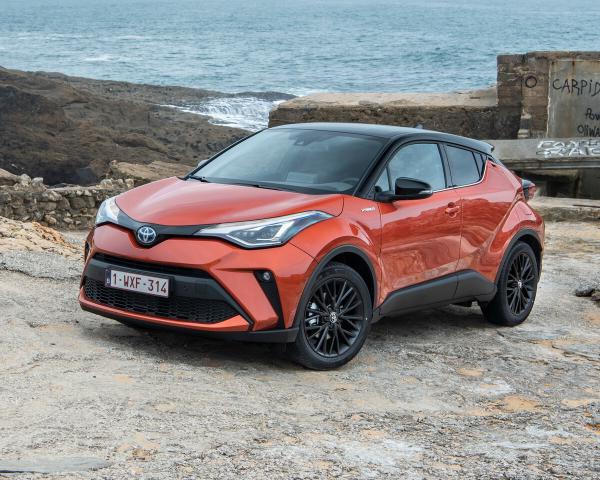 Фото Toyota C-HR I Рестайлинг Внедорожник 5 дв.