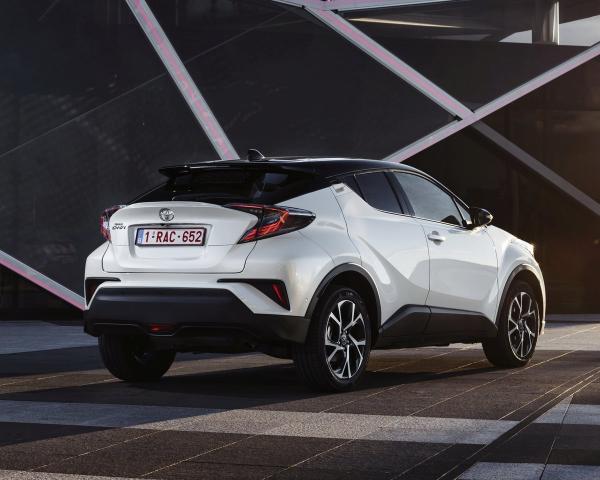 Фото Toyota C-HR I Внедорожник 5 дв.