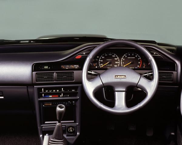 Фото Toyota Corolla Levin V (AE91/AE92) Купе