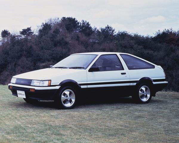 Фото Toyota Corolla Levin IV (AE85/AE86) Хэтчбек 3 дв.