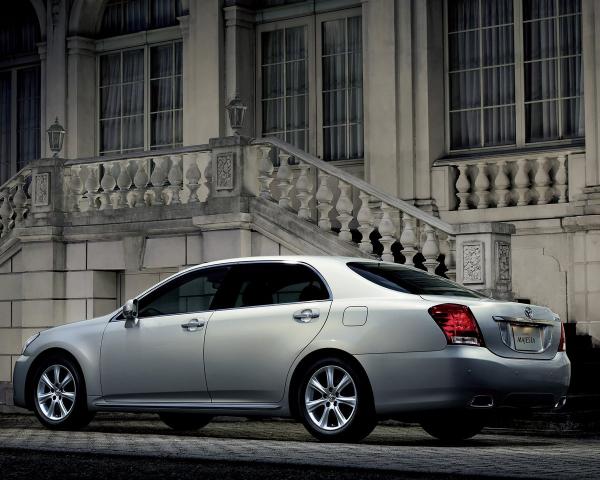 Фото Toyota Crown Majesta V (S200) Седан