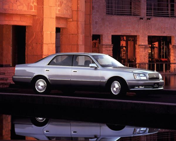 Фото Toyota Crown Majesta II (S150) Седан