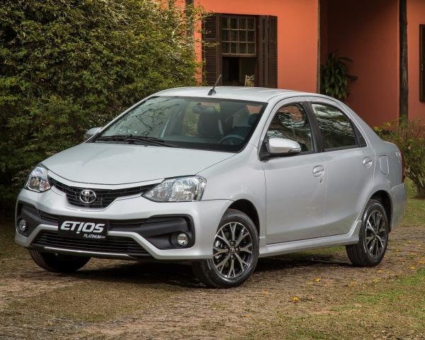 Фото Toyota Etios I Рестайлинг Седан