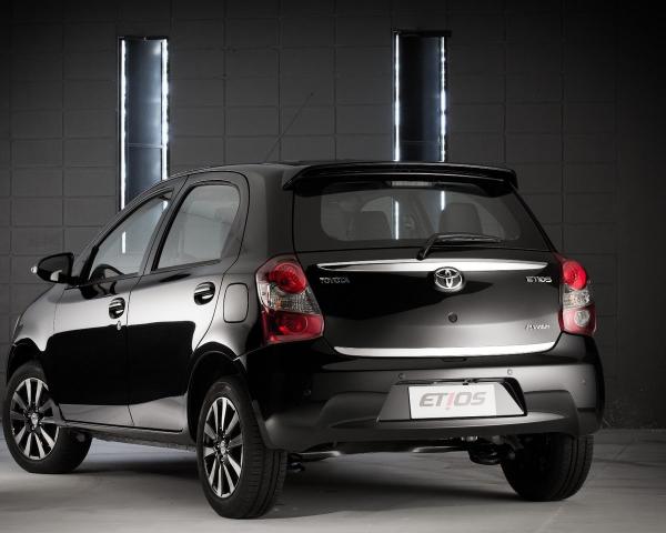 Фото Toyota Etios I Хэтчбек 5 дв.