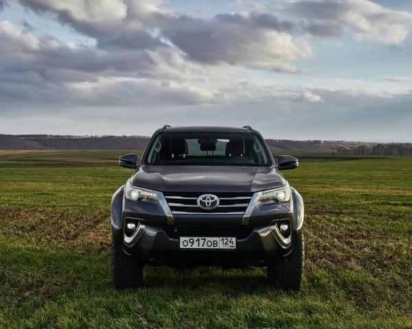 Фото Toyota Fortuner II Внедорожник 5 дв. Arctic Trucks