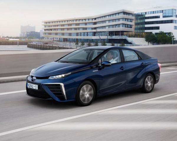 Фото Toyota Mirai I Седан