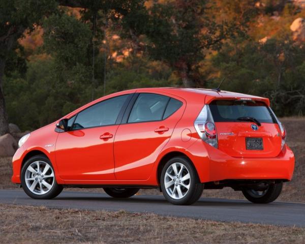 Фото Toyota Prius c I Хэтчбек 5 дв.