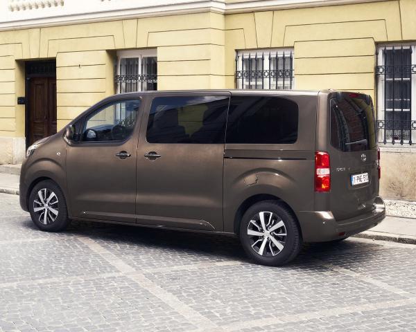 Фото Toyota ProAce II Минивэн L1