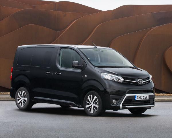 Фото Toyota ProAce II Минивэн Compact