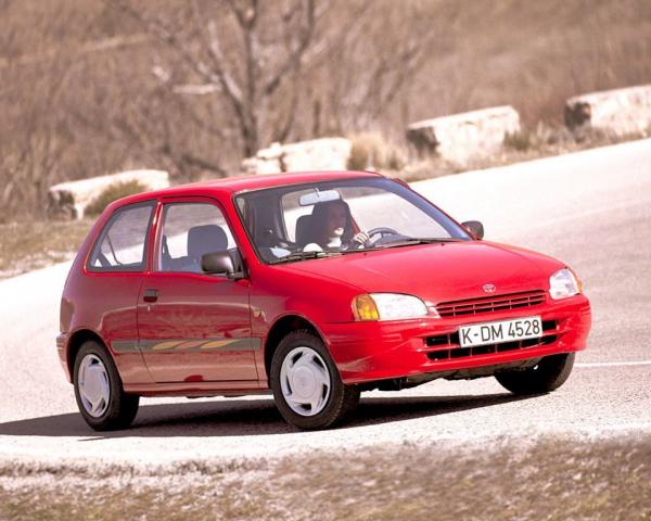 Фото Toyota Starlet V (P90) Хэтчбек 3 дв.