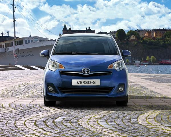 Фото Toyota Verso-S I Хэтчбек 5 дв.