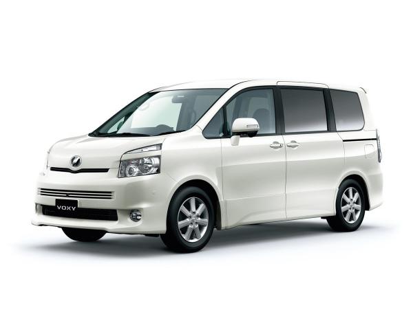 Фото Toyota Voxy II (R70) Минивэн