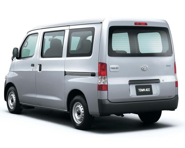 Фото Toyota Town Ace IV Компактвэн