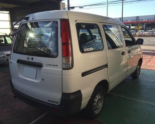 Фото Toyota Lite Ace V Компактвэн