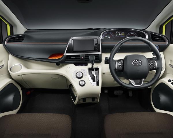 Фото Toyota Sienta II Компактвэн