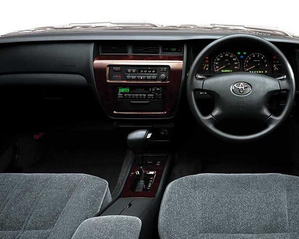 Фото Toyota Crown XS10 Седан