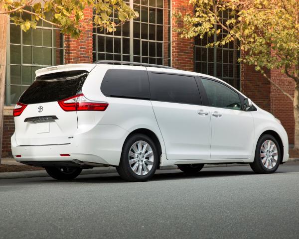 Фото Toyota Sienna III Рестайлинг Минивэн