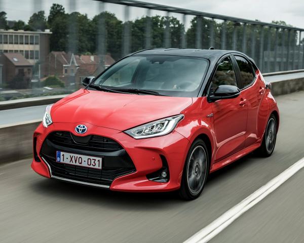 Фото Toyota Yaris IV Хэтчбек 5 дв.