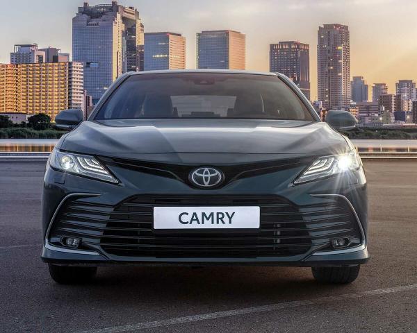 Фото Toyota Camry VIII (XV70) Рестайлинг Седан