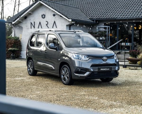 Фото Toyota ProAce City I Компактвэн