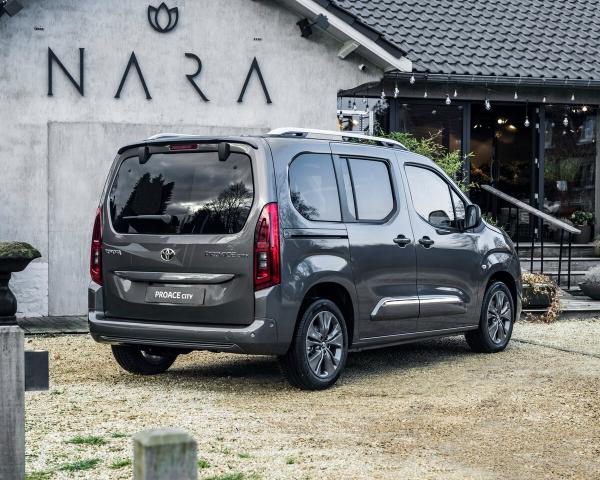 Фото Toyota ProAce City I Компактвэн