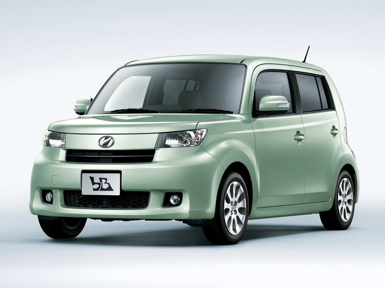 Фото Toyota bB II Рестайлинг