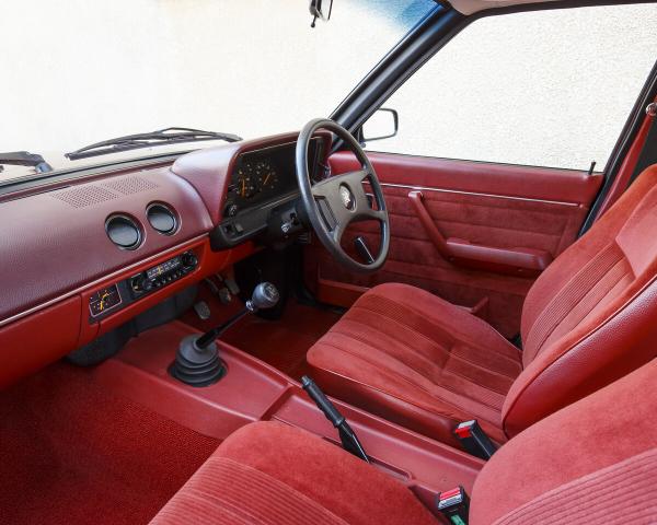 Фото Vauxhall Cavalier I Седан