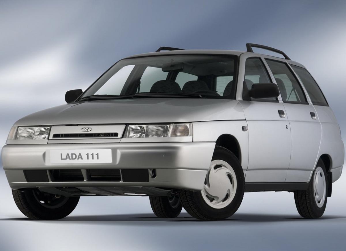 Сравнение Лада (ВАЗ) 2111 и Лада (ВАЗ) Приора, что лучше LADA (ВАЗ) 2111 или  LADA (ВАЗ) Priora