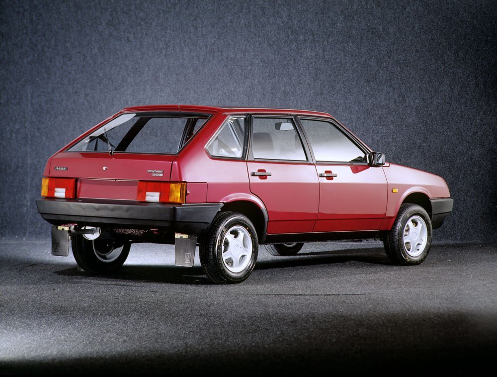 ВАЗ (Lada) 2109 1 поколение 21099 седан 1.5 MT (1990–2005)