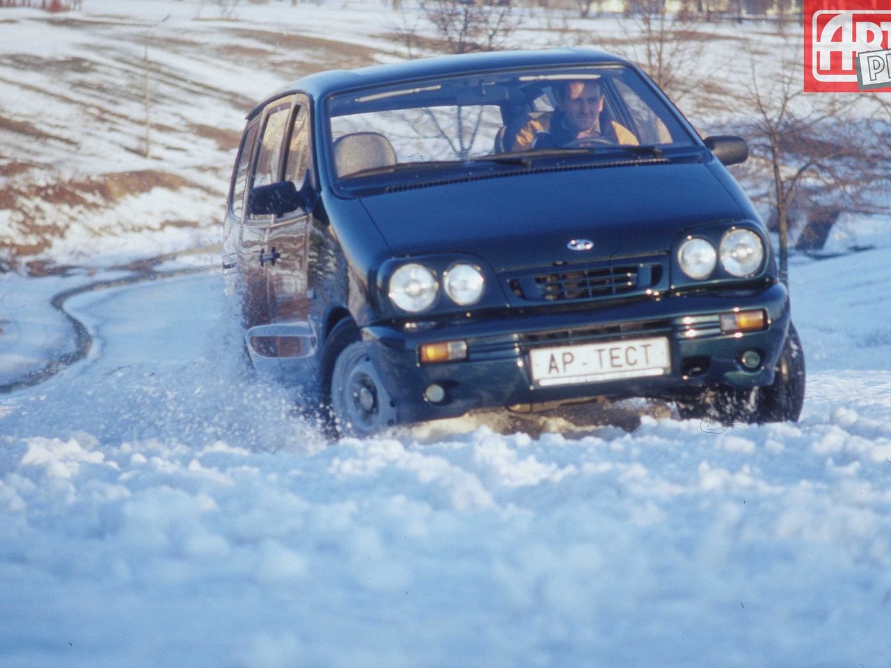 Характеристики 1.7 MT Бензин, Полный привод, Механика, 79 л.с. LADA (ВАЗ)  2120 Надежда 1 поколение 1998 - 2006, Компактвэн