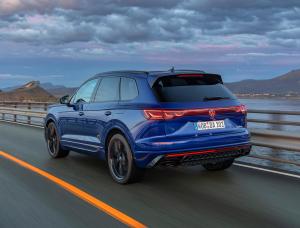 Фото Volkswagen Touareg R III Рестайлинг