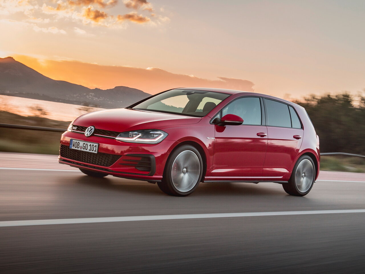 Фото Volkswagen Golf GTI VII Рестайлинг