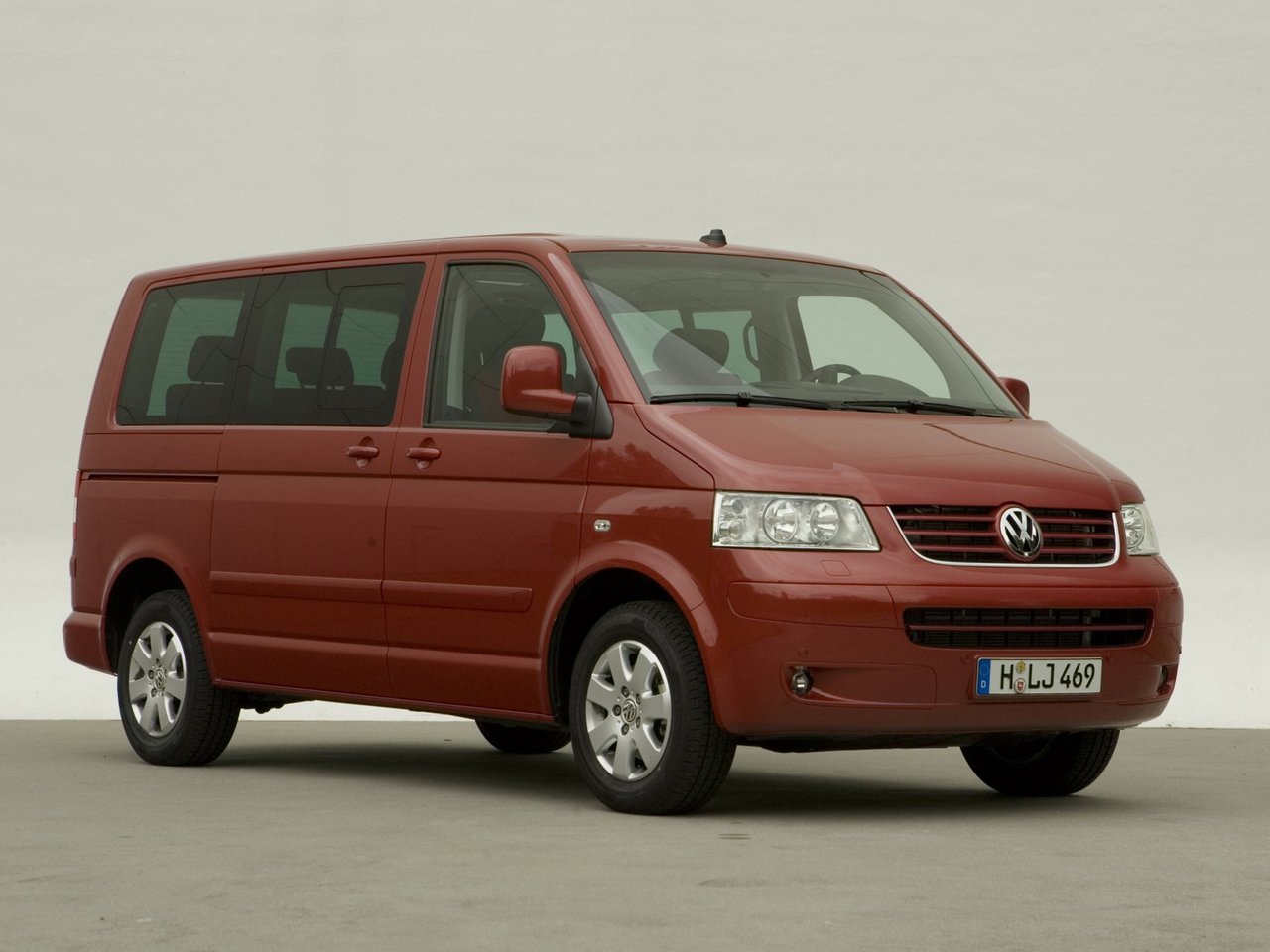 Фото Volkswagen Multivan T5