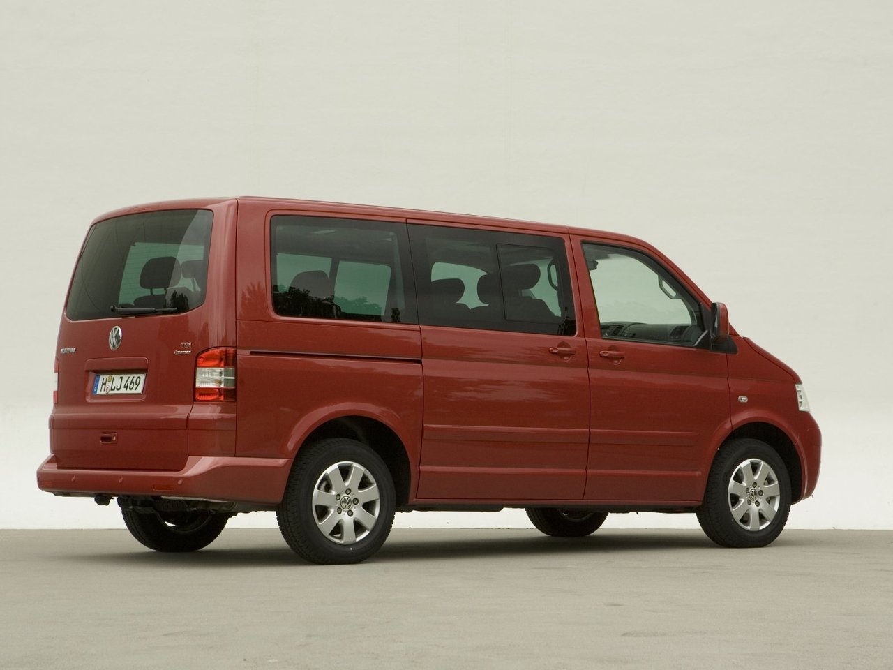 Фото Volkswagen Multivan T5