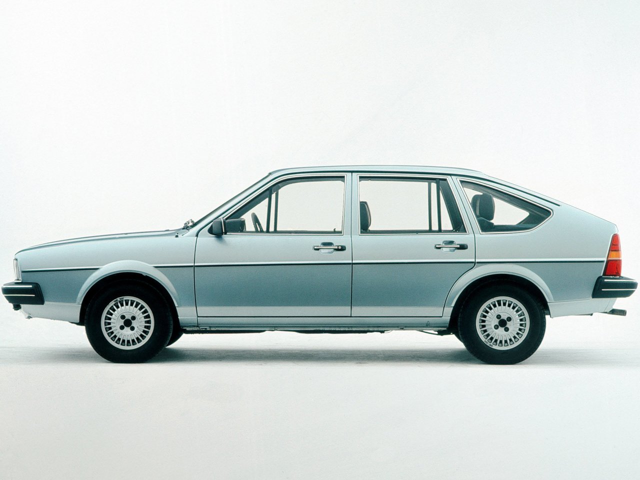 Характеристики 2.1 MT Бензин, Передний привод, Механика, 115 л.с.  Volkswagen Passat 1980 - 1988, Хэтчбек 5 дв.