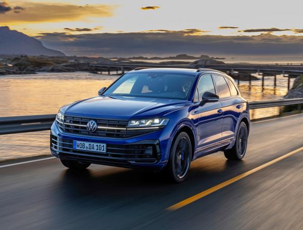 Фото Volkswagen Touareg R III Рестайлинг