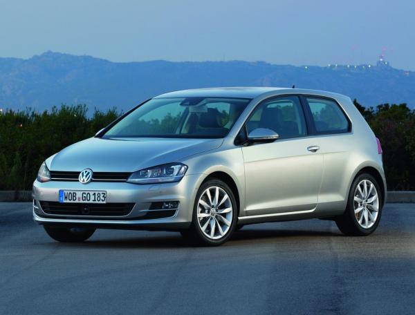 Сравнение Volkswagen Golf и Volkswagen Scirocco