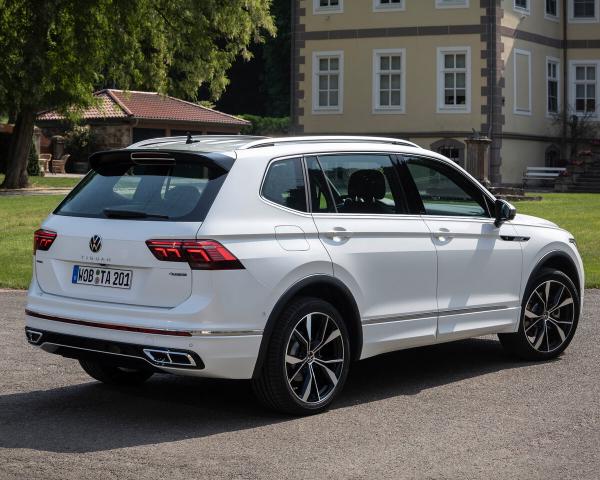 Фото Volkswagen Tiguan II Рестайлинг Внедорожник 5 дв. Allspace