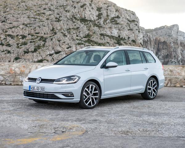 Фото Volkswagen Golf VII Рестайлинг Универсал 5 дв.