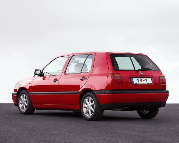 Фото Volkswagen Golf III Хэтчбек 5 дв.