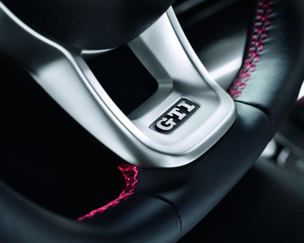 Фото Volkswagen Golf GTI VII Хэтчбек 5 дв.