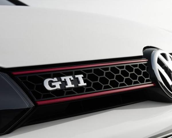 Фото Volkswagen Golf GTI VI Хэтчбек 5 дв.