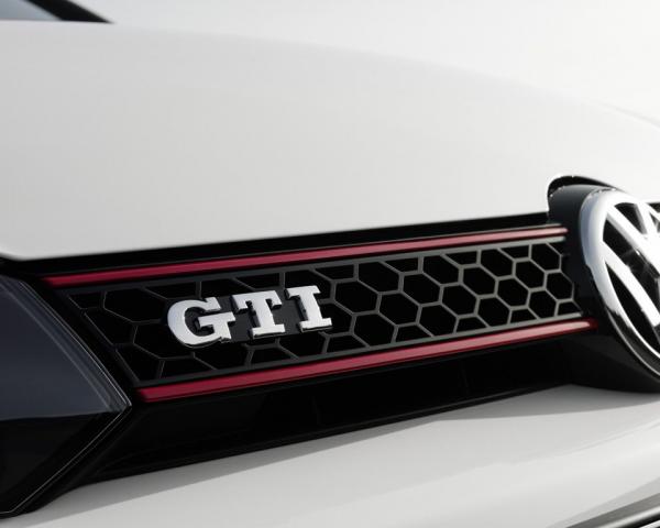 Фото Volkswagen Golf GTI VI Хэтчбек 3 дв.